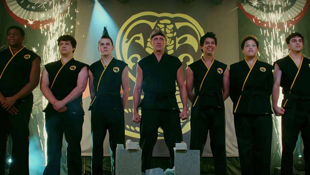 A bizarra agressão de estrela da série ‘Cobra Kai’ a uma colega de elenco