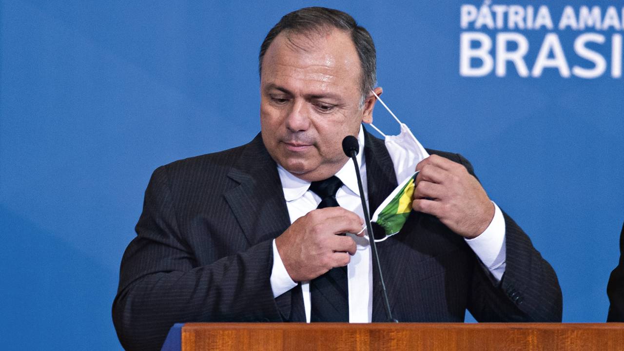 EMERGÊNCIA - Pazuello: contrato sem licitação de 1,6 bilhão de reais -