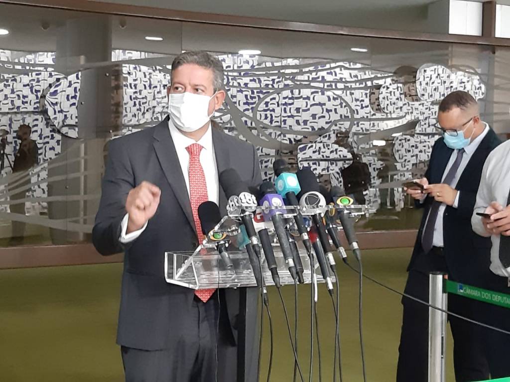 Lira recua e minimiza impacto da ‘PEC da impunidade’