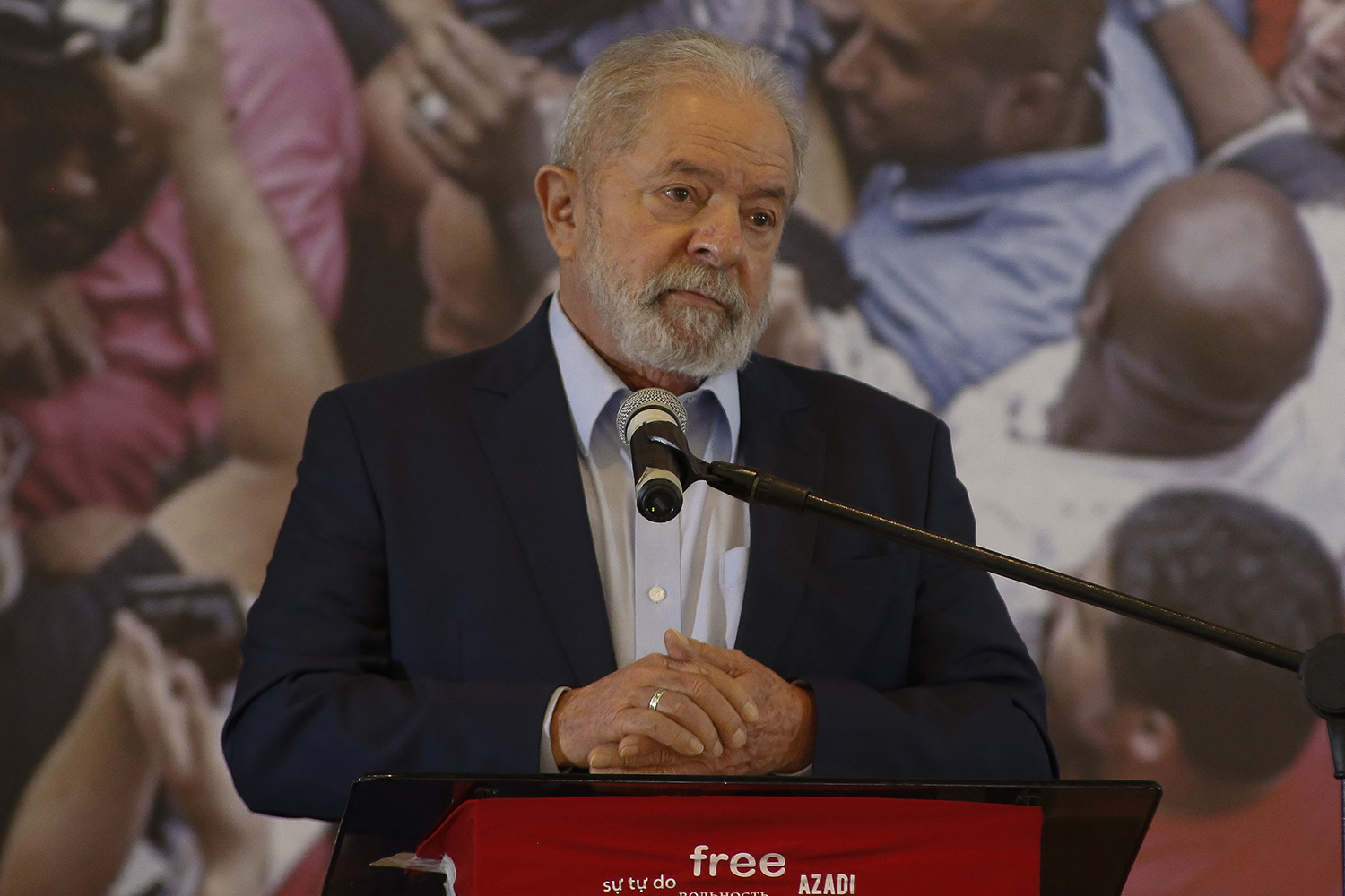 Podcasts com Lula e Paulo Guedes são os mais ouvidos do Spotify este ano