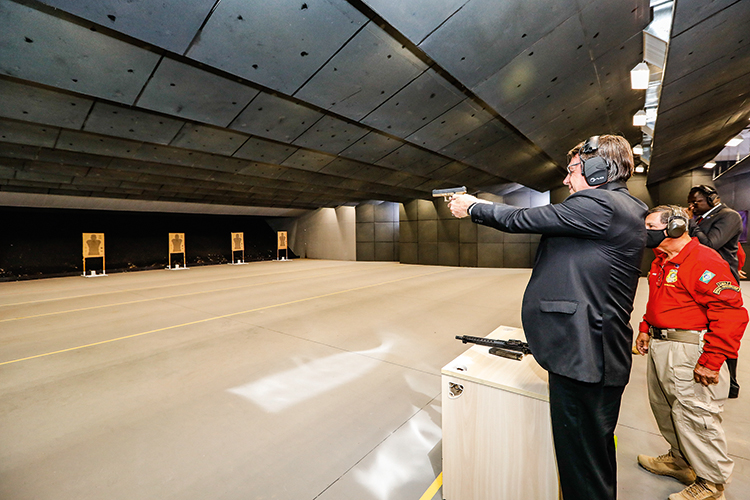 O plano de Bolsonaro para melhorar sua imagem e minar os candidatos rivais