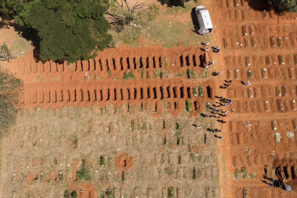 Com Planalto e Senado em atrito por Araújo, prefeitos pedem ajuda de fora