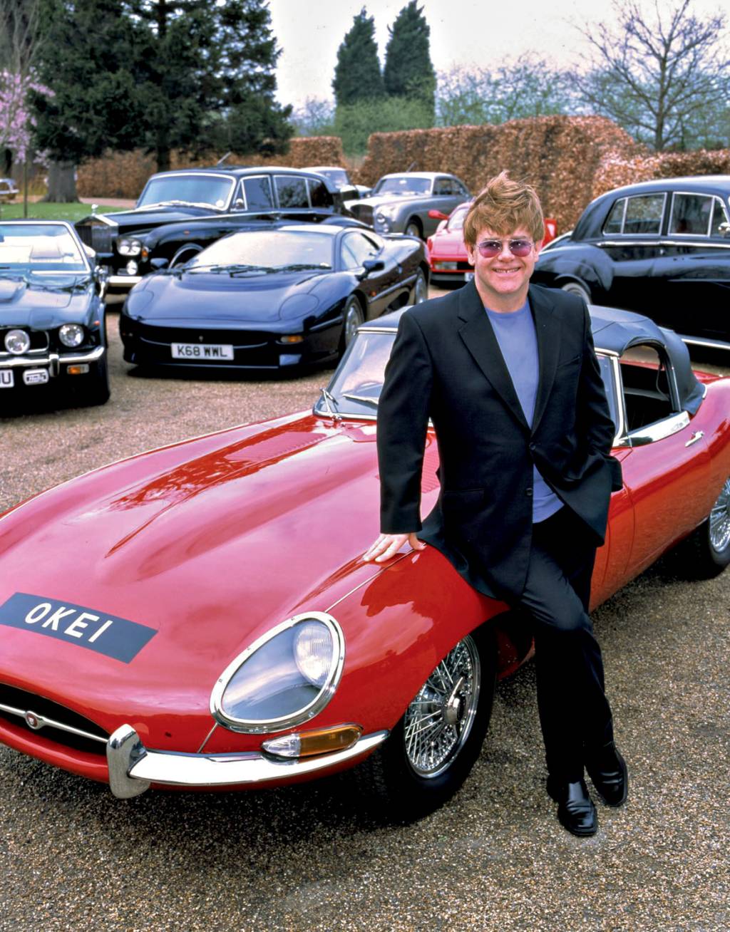 BITAIN-SALE-CARS-ELTON JOHN-FILES CLÁSSICO - O modelo 1965 de Elton John: levado a leilão com outros carros da coleção do astro do rock -