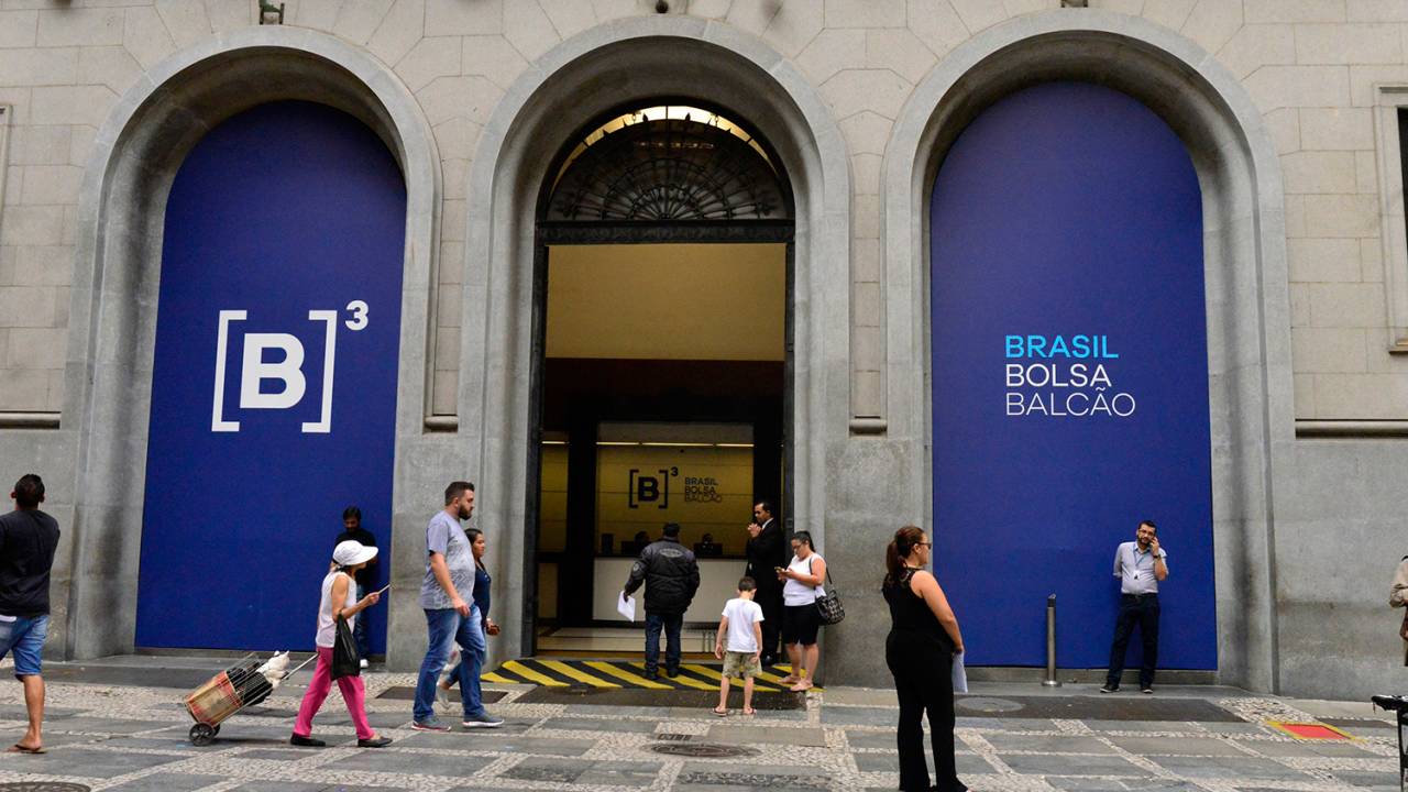 BOLSA DE VALORES EM SÃO PAULO - investimentos em empresas com responsabilidade ambiental e social e compromisso de governança corporativa -