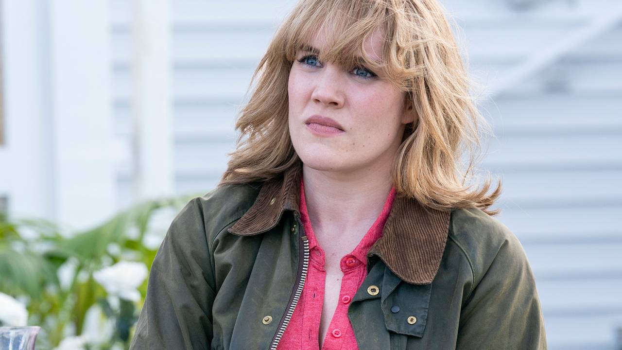 Emerald Fennell como Camila Parker-Bowles, em The Crown.