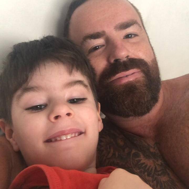 O engenheiro Leniel Borel e o filho Henry, de 4 anos: luta para o aumento da punição para o assassinato de crianças cometidos por padrastos e madrastas