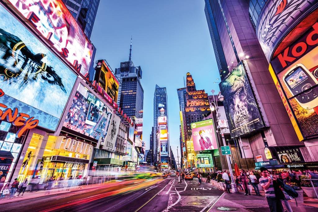 shutterstock_273240446.jpg ILUMINADA - Nova York: com imunização em massa, EUA aceleram retomada -