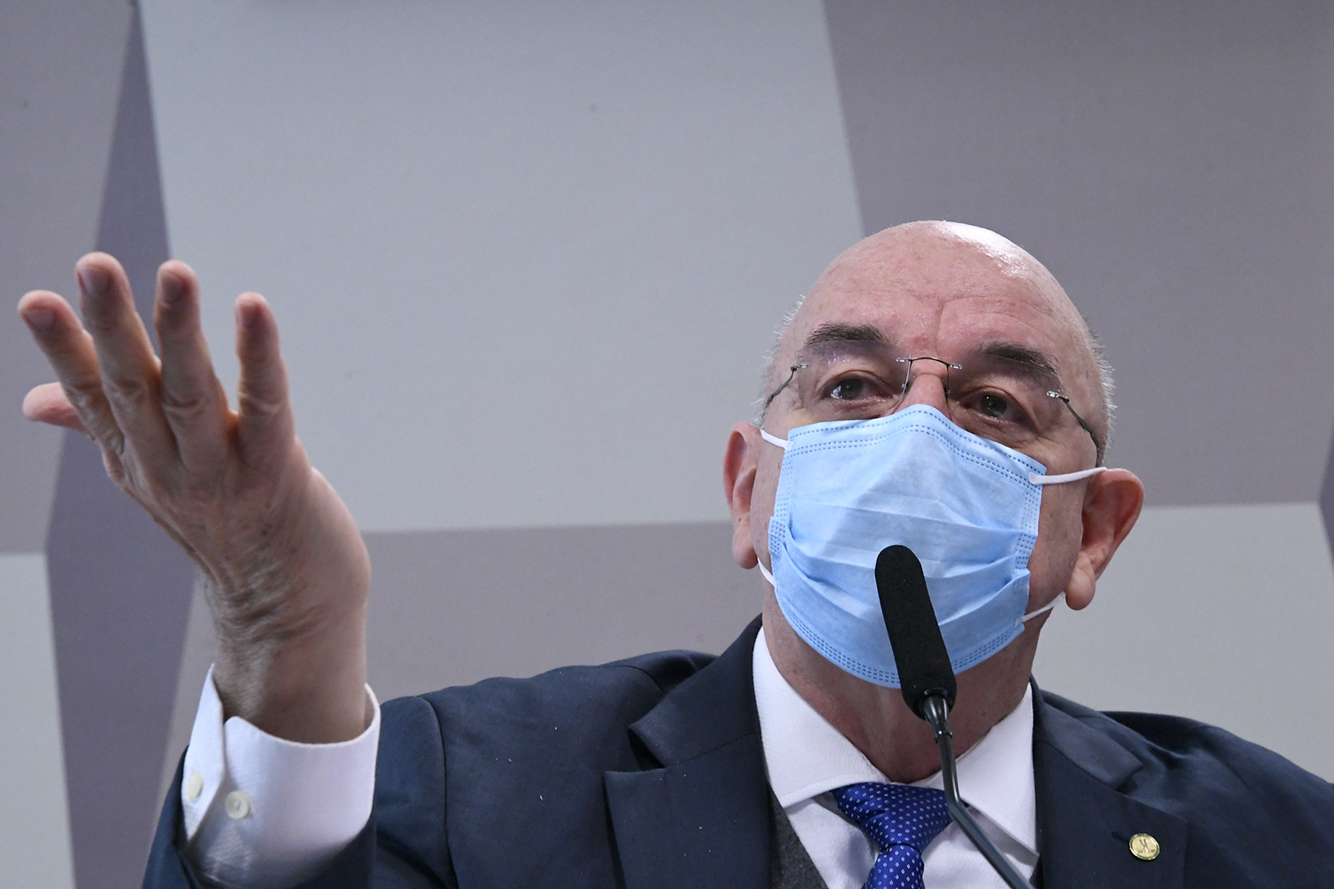 O que anda fazendo Osmar Terra no interior do RS
