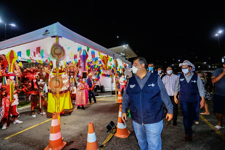 Arraial-da-Vacinação-no-Pátio-Norte-fotos-Gilson-Teixeira-4.jpeg FESTA JUNINA - Dino, no Maranhão: distribuição de doses em meio a “arraiá” -
