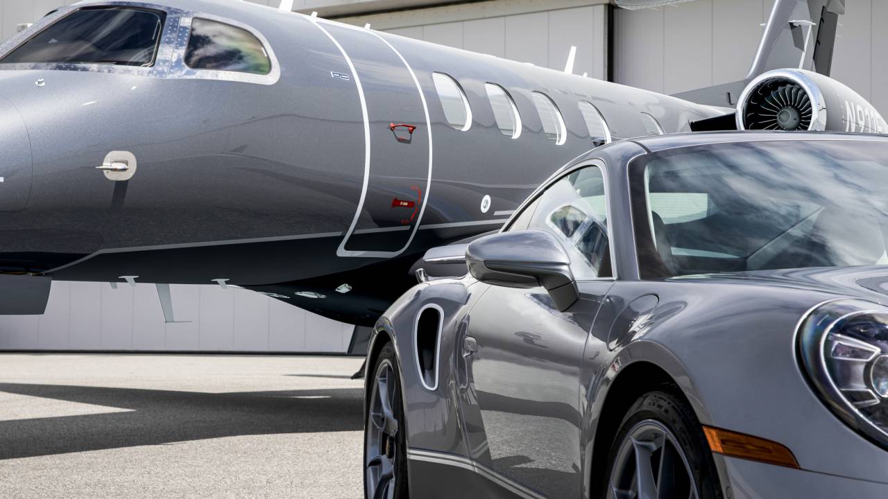 Embraer Phenom 300E e Porsche 911 Turbo S, da edição limitada Duet