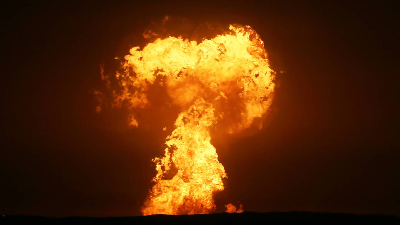 Explosão no Mar Cáspio, na costa do Azerbaijão. 04/07/2021