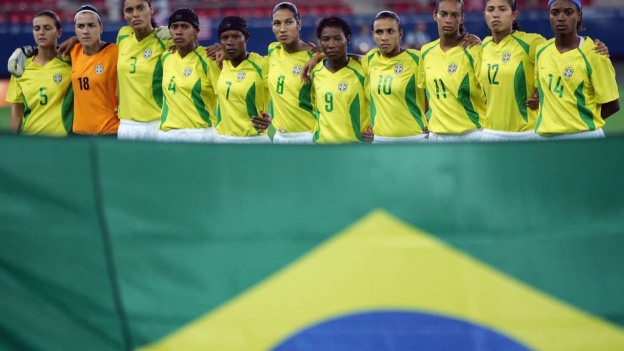 Seleção brasileira na final da Olimpíada de 2004 diante dos EUA