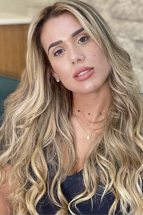 Julia Mello Lotufo REVELAÇÕES - Julia: o arquivo vivo de Adriano da Nóbrega -