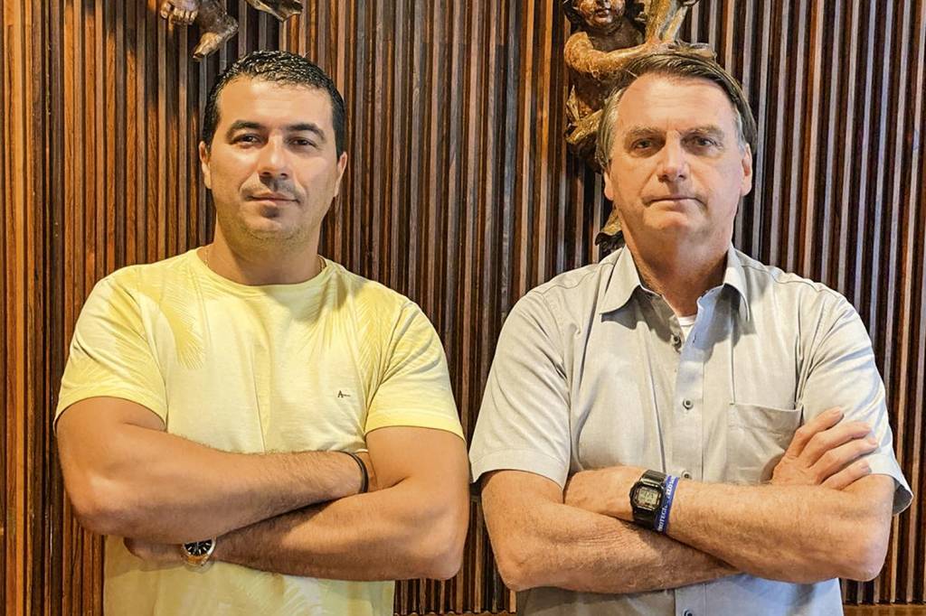 LUIZ-MIRANDA-BOLSONARO02.jpg TRUNFO NA MANGA - O deputado Luis Miranda: suspeita no Planalto é de que ele gravou a conversa com Bolsonaro -