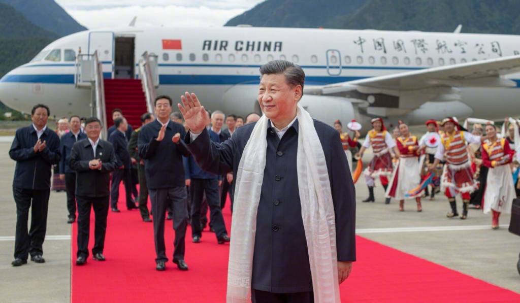 Xi Jinping faz visita-surpresa ao Tibete, ocupado pela China desde 1959