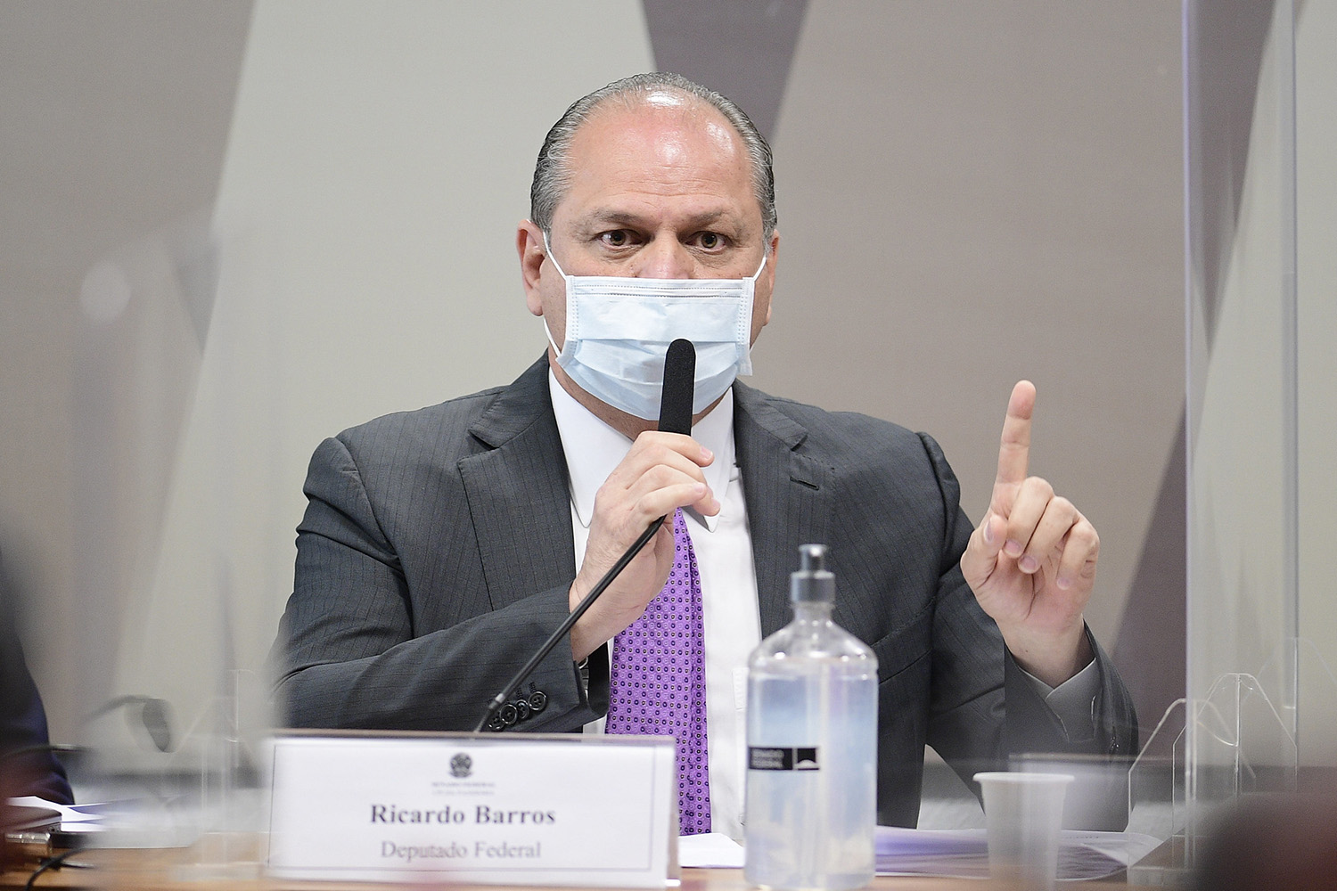 Acusado de crimes pela CPI, líder do governo é defendido pela AGU no STF