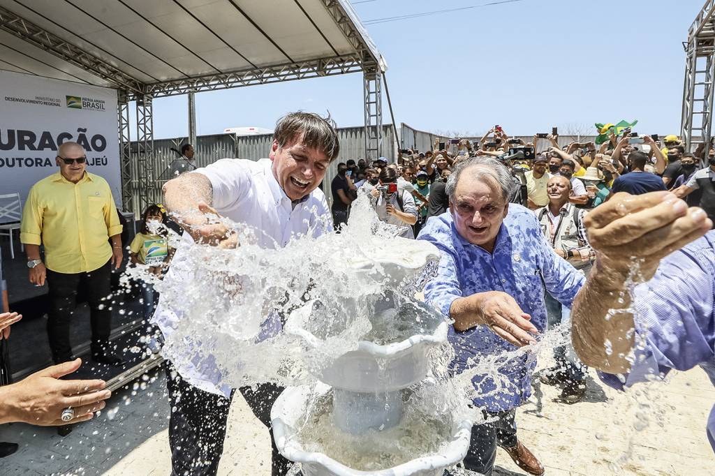 JAIR-BOLSONARO-SAO-JOSE-EGITO-AGUA-2020-1-(2).jpg SINAL AMARELO - Bolsonaro: o governo não sabe ainda de onde tirar 56 bilhões de reais para novo programa social -