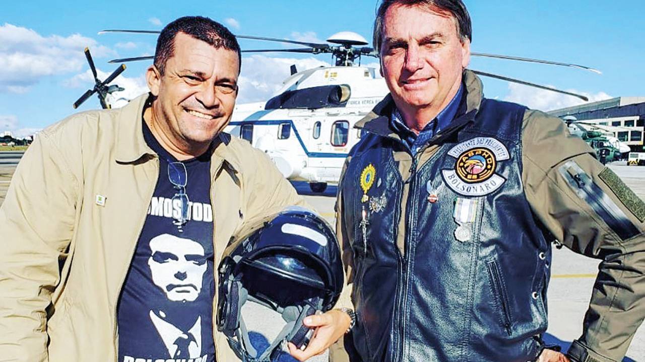 SEMPRE JUNTOS - Sargento Max: com Bolsonaro em passeios de moto -