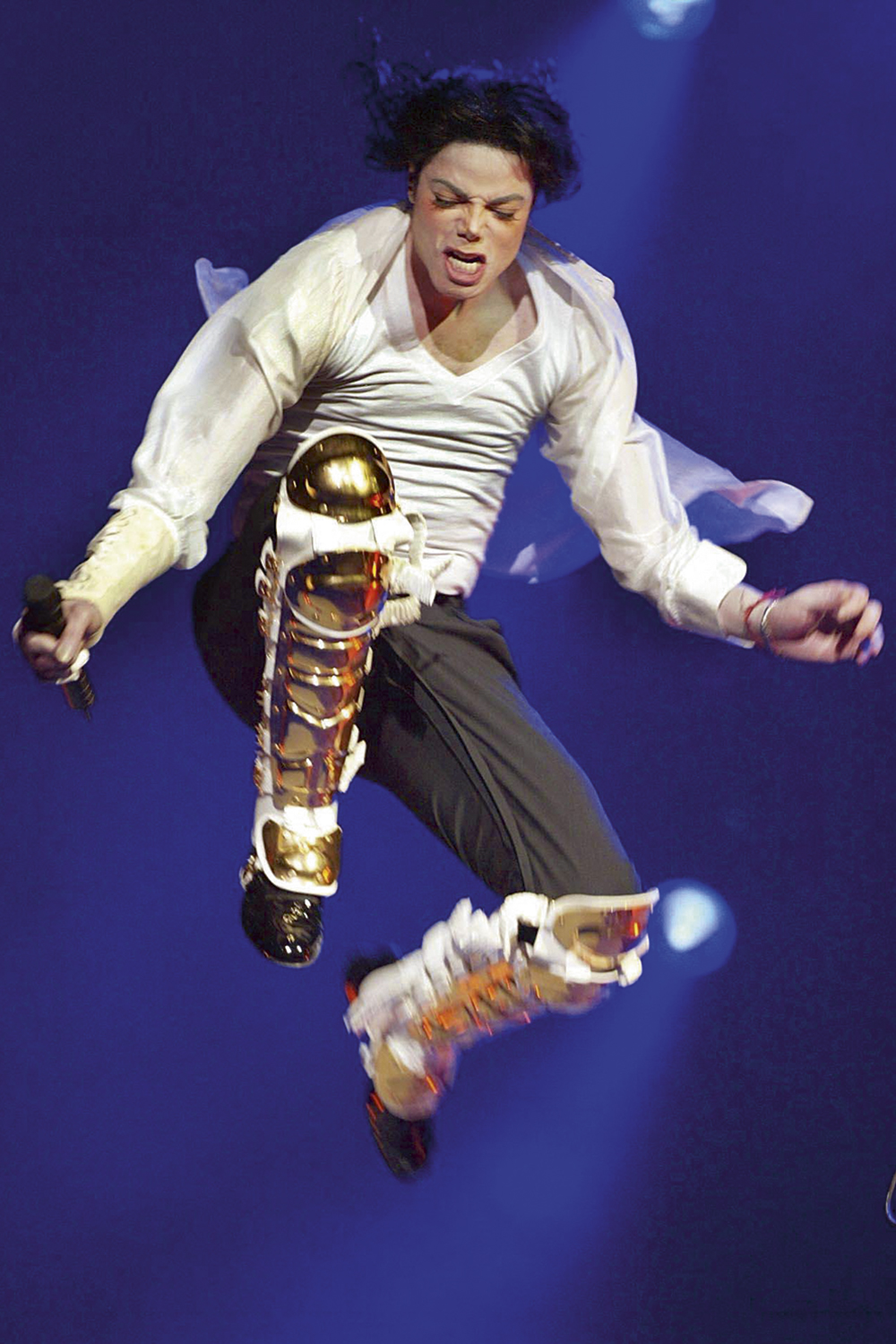 MICHAEL-JACKSON-2002-9.jpg Michael Jackson