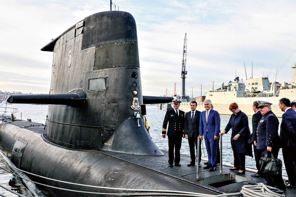 AUSTRALIA-FRANCE-DIPLOMACY C'EST FINI - Macron visita submarino em Sydney, em 2018: negócio desfeito -