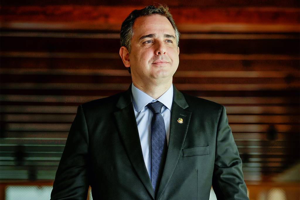 Bolsonaro e Guedes demonstram receio com a candidatura de Pacheco