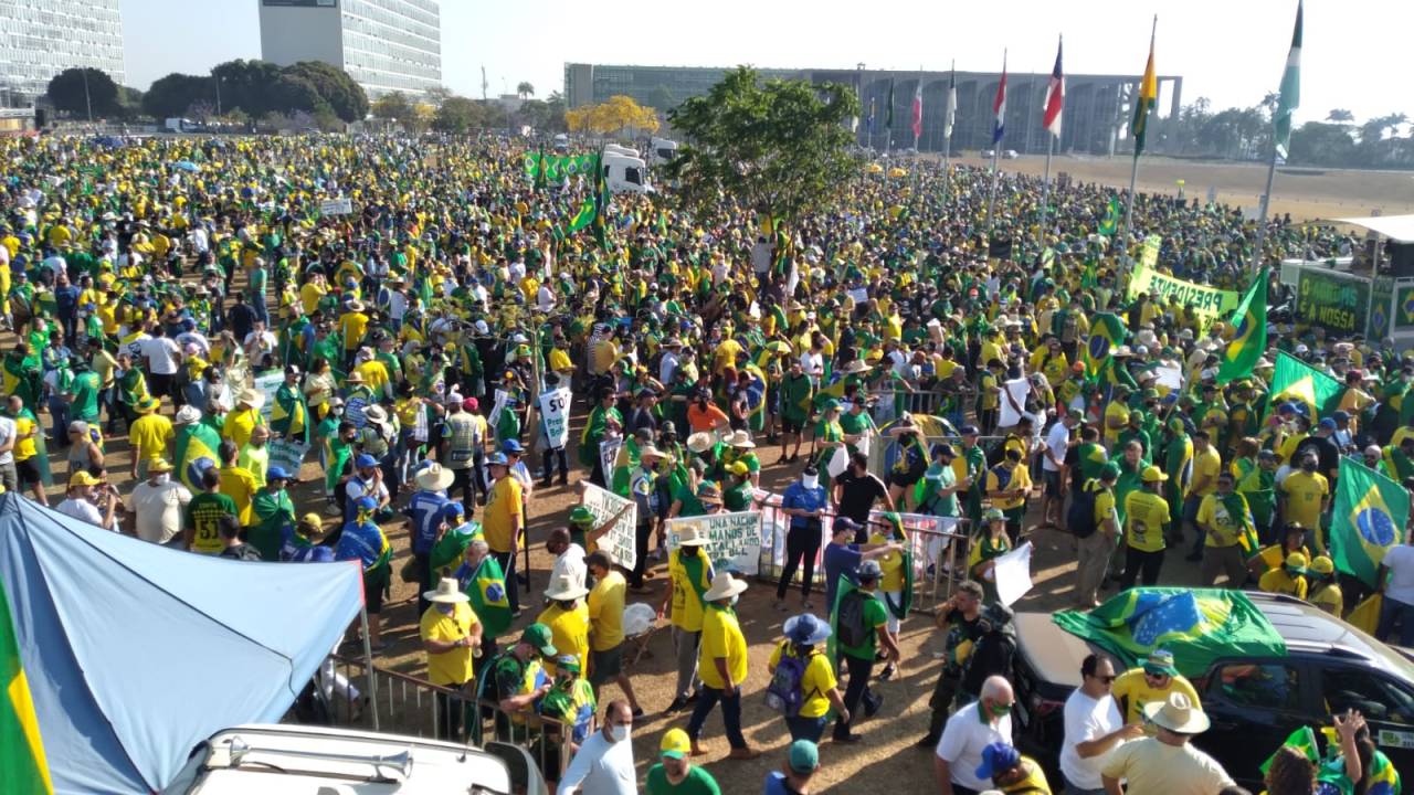 Manifestantes ocupam a Esplanada dos Ministérios no feriado de Sete de Setembro