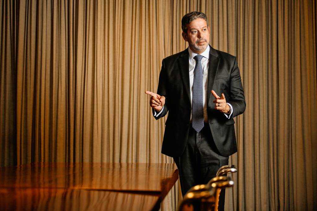 Arthur Lira 09.jpg BLITZKRIEG - Lira: três horas de negociação e aprovação do projeto por ampla margem -