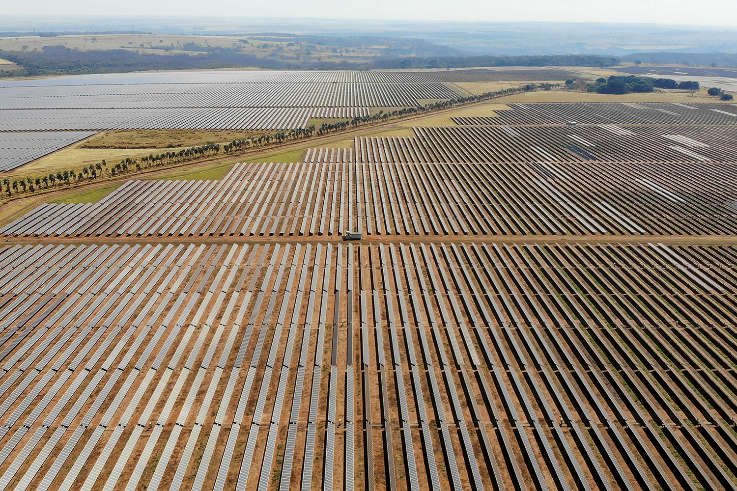 ENERGIA LIMPA - Parque fotovoltaico em São Paulo: crescimento de um novo modelo energético -