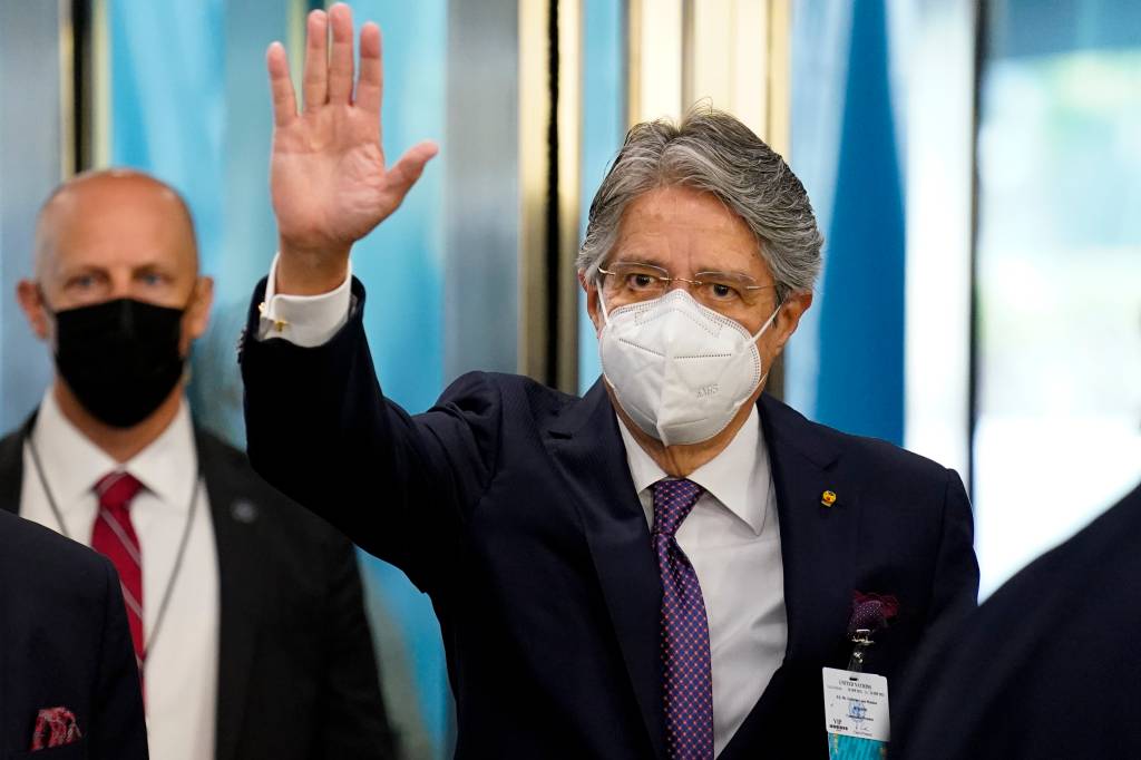 Equador aprova investigação contra presidente por Pandora Papers