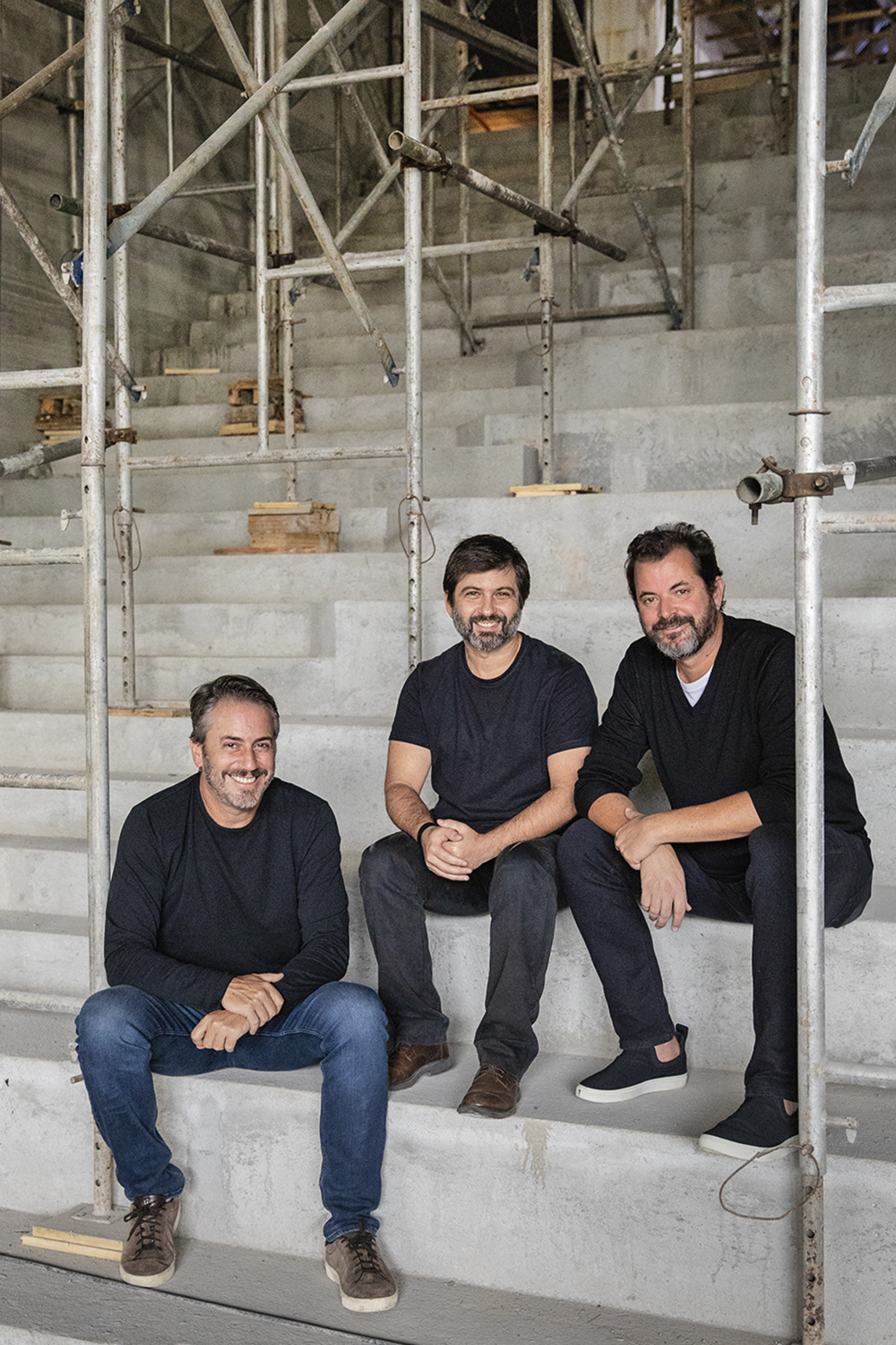 ANRE-sérgio,-miguel-e-joão-1.jpg ALTO PADRÃO - Caldas, Machado e Guimarães, do Opy: investimento em unidades com design caprichado -