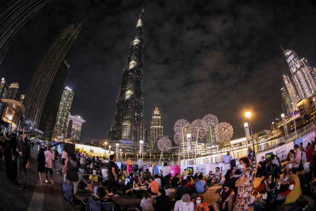 Momentos de espera da chegada de 2022 no Burj Khalifa, em Dubai, nos Emirados Árabes Unidos Momentos de espera da chegada de 2022 no Burj Khalifa, em Dubai, nos Emirados Árabes Unidos