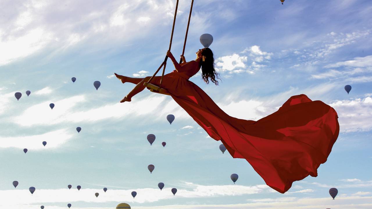 NOS ARES - Festa de balões na Turquia reaberta: a retomada das viagens se deve sobretudo ao avanço da vacinação -