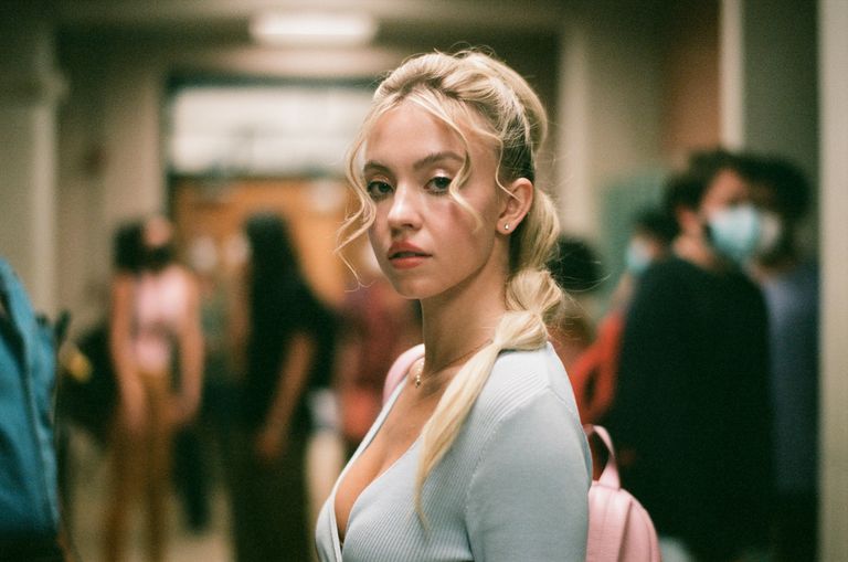 A reação de Sydney Sweeney ao ser questionada sobre propaganda polêmica