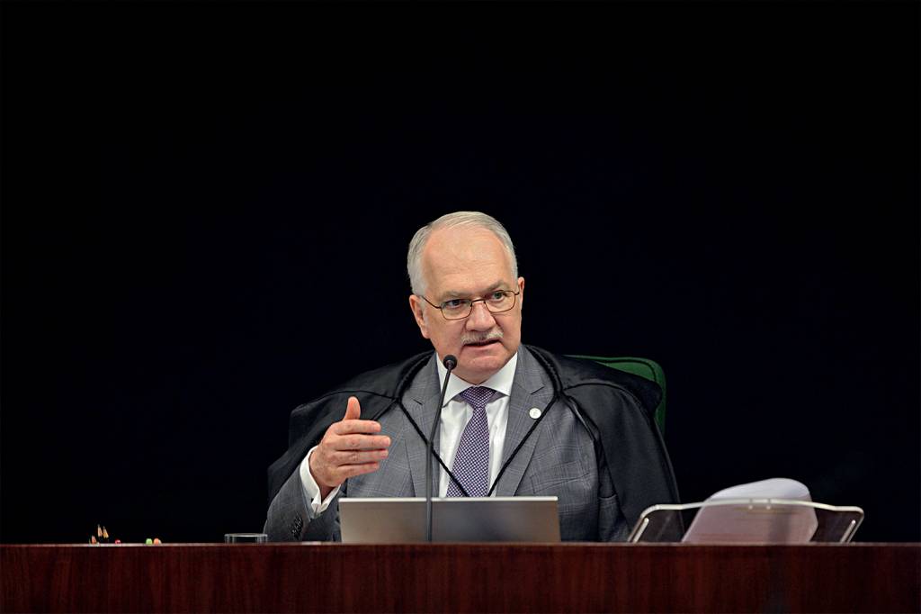 Manicômios judiciais: Fachin abranda norma do CNJ e Dino pede vista