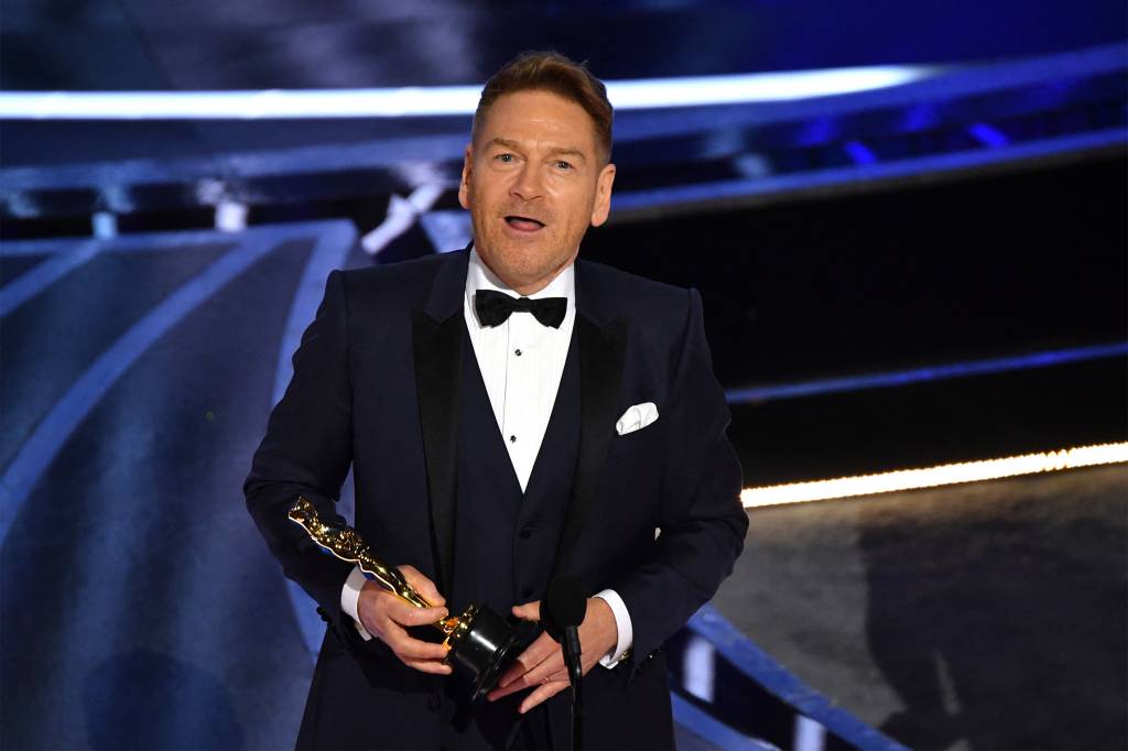 94th Annual Academy Awards – Show British filmmaker Kenneth Branagh accepts the award for Best Original Screenplay for