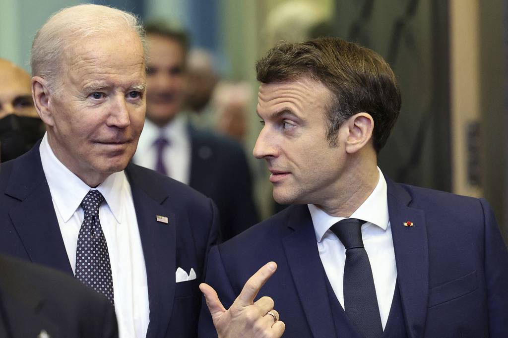 BIDEN-MACRON-OTAN-000_326T42G.jpg VOZ ATIVA - Conversa com Biden: no núcleo que decide a reação do Ocidente -
