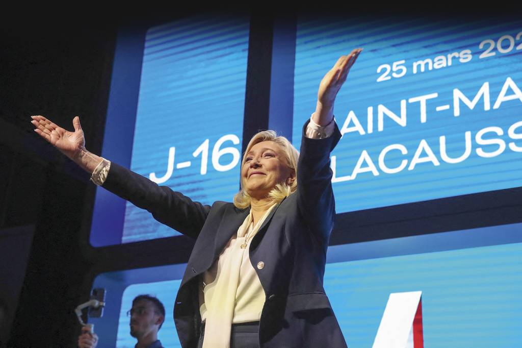 LE-PEN-000_326W9QM.jpg RIVAL - A direitista Marine Le Pen: em segundo, apesar da suavizada no discurso -