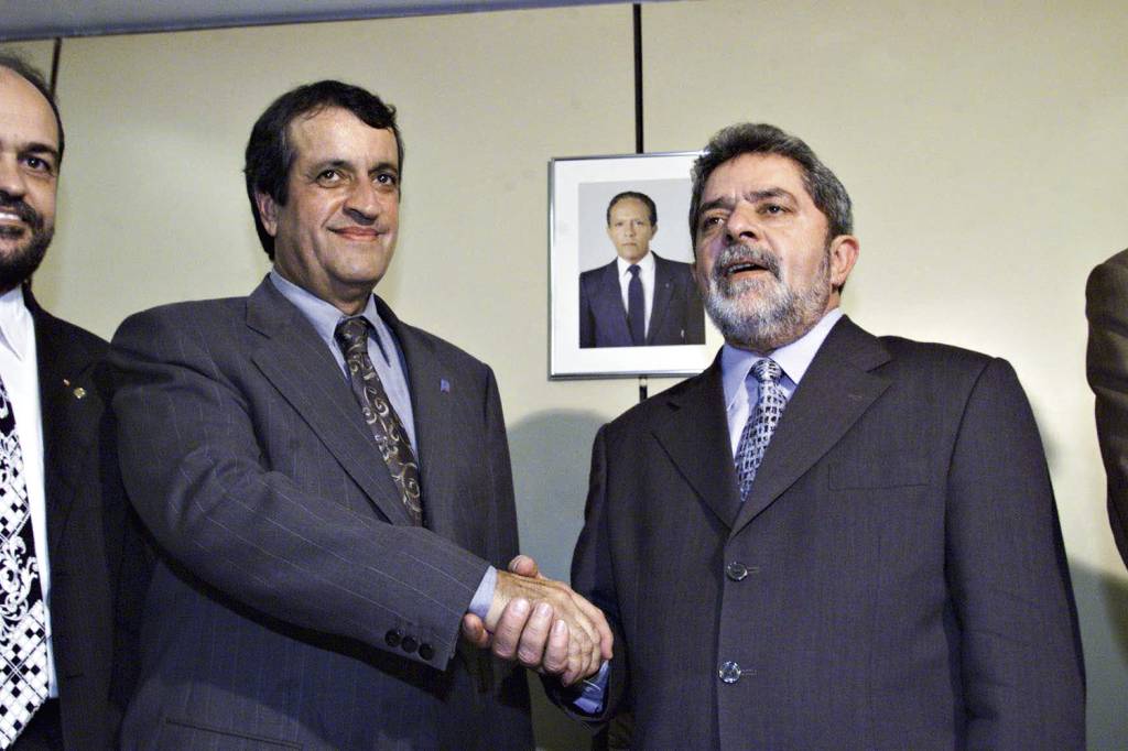 VALDEMAR-COSTA-NETO-LULA-2001-BSB-70.jpg DO CÉU... - Valdemar e Lula, no auge: a aliança com o PT terminou em escândalo -