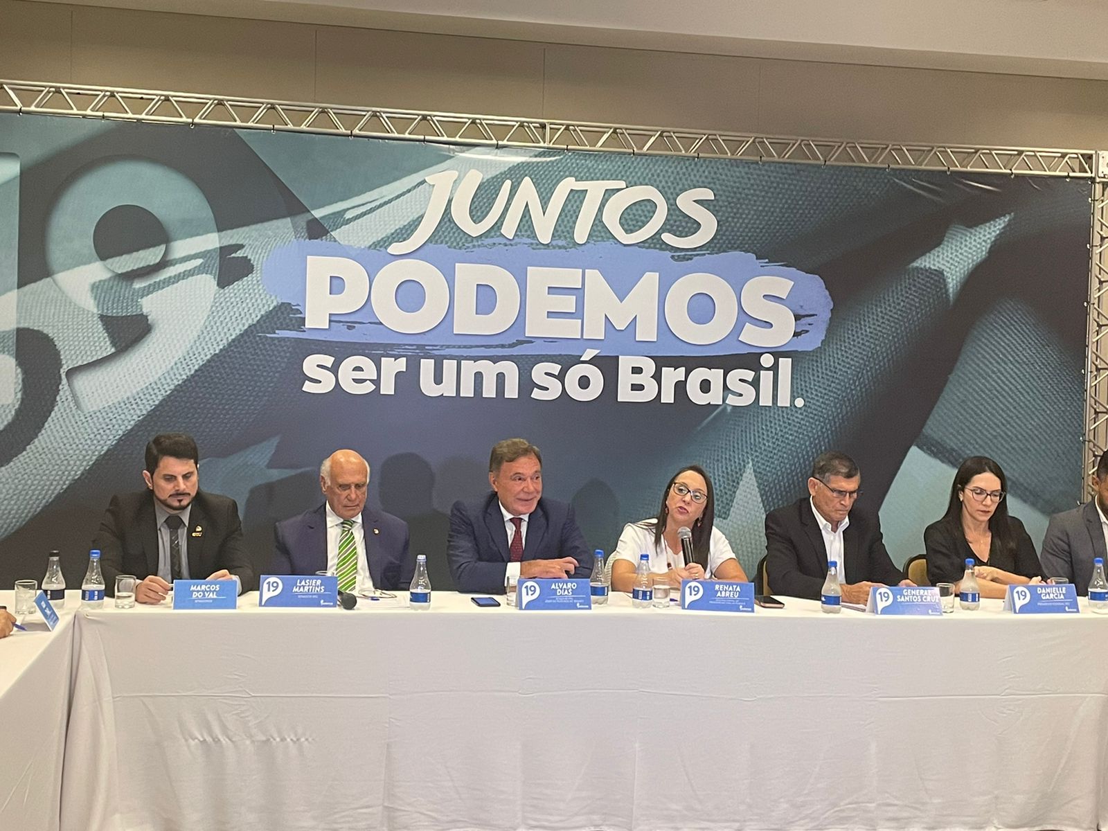 Candidatura do Podemos ao Planalto morre por inanição
