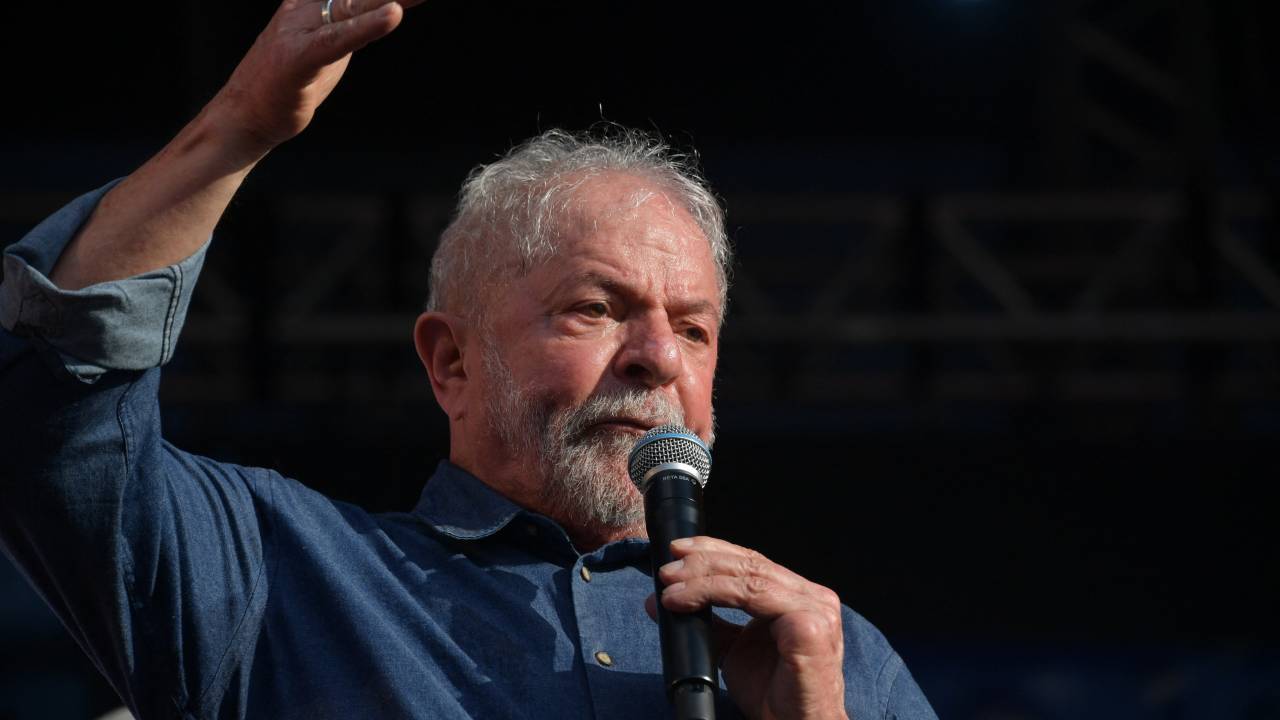 Former Brazilian President Luiz Inacio Lula da Silva delivers a speech during a May Day (Labour Day) rally to mark the international day of the workers, in Sao Paulo, Brazil, on May 1, 2022. (Photo by Nelson ALMEIDA / AFP)