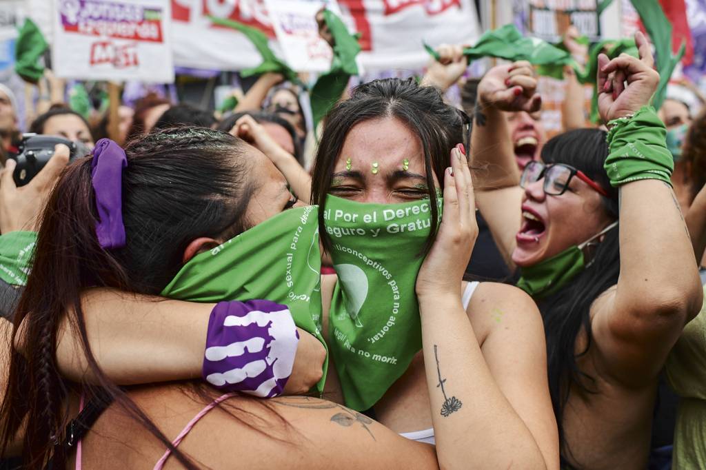 ABORTO-ARGENTINA-CAMARA-APROVACAO-2020-1-(3).jpg VITÓRIA - Comemoração da legalização em Buenos Aires: clínicas argentinas atendem brasileiras -