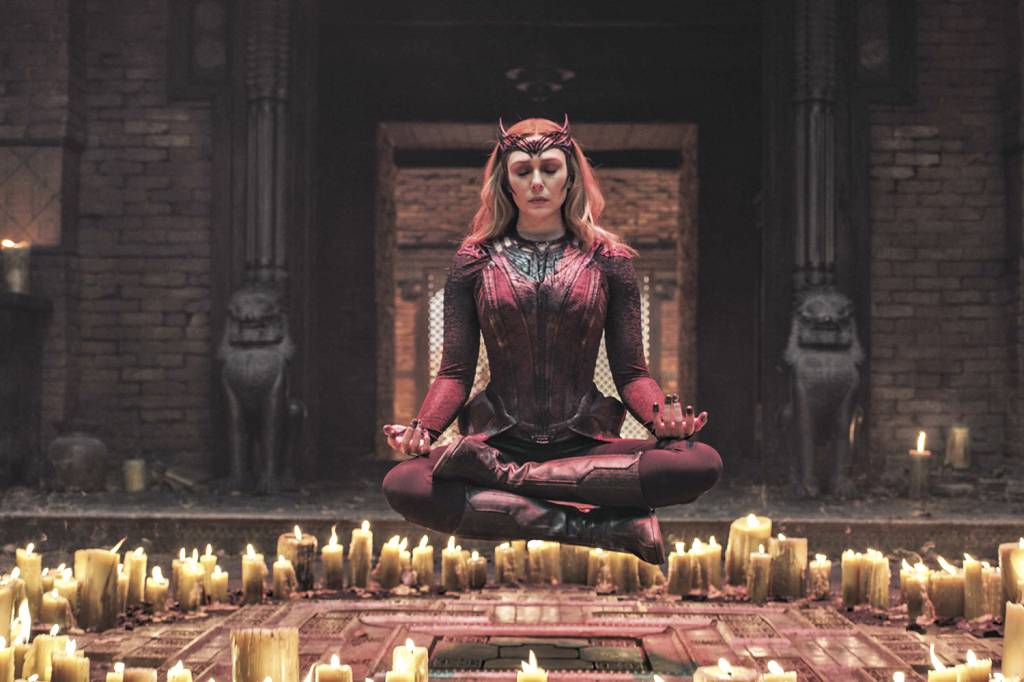 APOIO-Doctor-Strange-in-the-Multiverse-of-Madness64.jpg RECOMEÇO - Elizabeth Olsen, como a Feiticeira Escarlate: magia e luto -