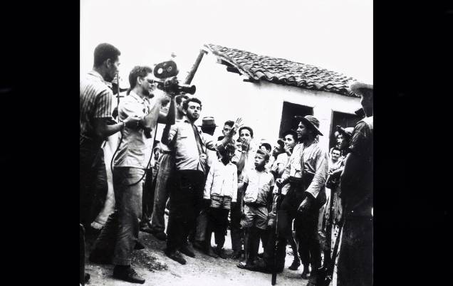 Filmado em Monte Santo, sertão da Bahia, "Deus e o Diabo na Terra do Sol", dirigido por Glauber Rocha, lançado em 1964, considerado um marco do cinema novo. Filmado em Monte Santo, sertão da Bahia, "Deus e o Diabo na Terra do Sol", dirigido por Glauber Rocha, lançado em 1964, considerado um marco do cinema novo.