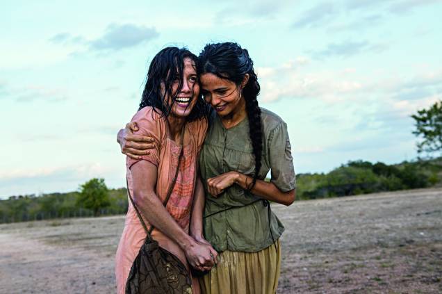 Atrizes Marjorie Estiano e Nanda Costa no filme "Entre Irmãs", de 2017, dirigido por Breno Silveira. Atrizes Marjorie Estiano e Nanda Costa no filme "Entre Irmãs", de 2017, dirigido por Breno Silveira.