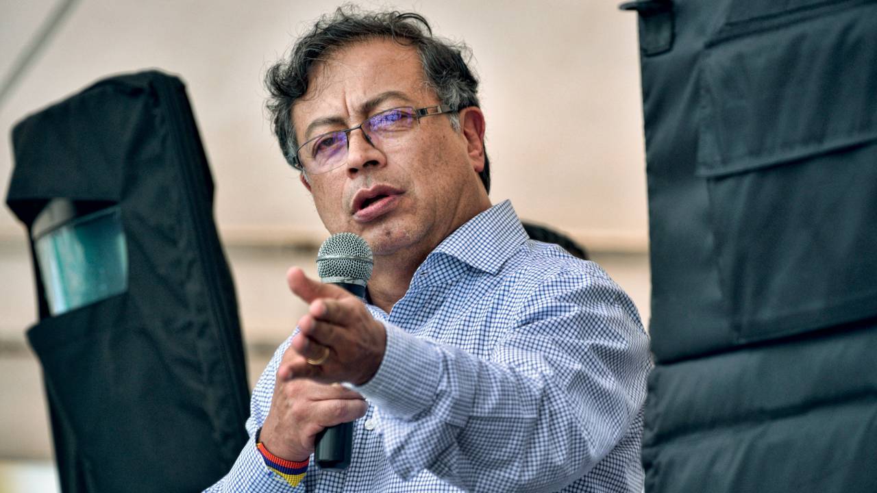 DESEJO DE MUDANÇA - Petro: à frente nas pesquisas, ele desafia a elite que sempre se revezou no governo da Colômbia -