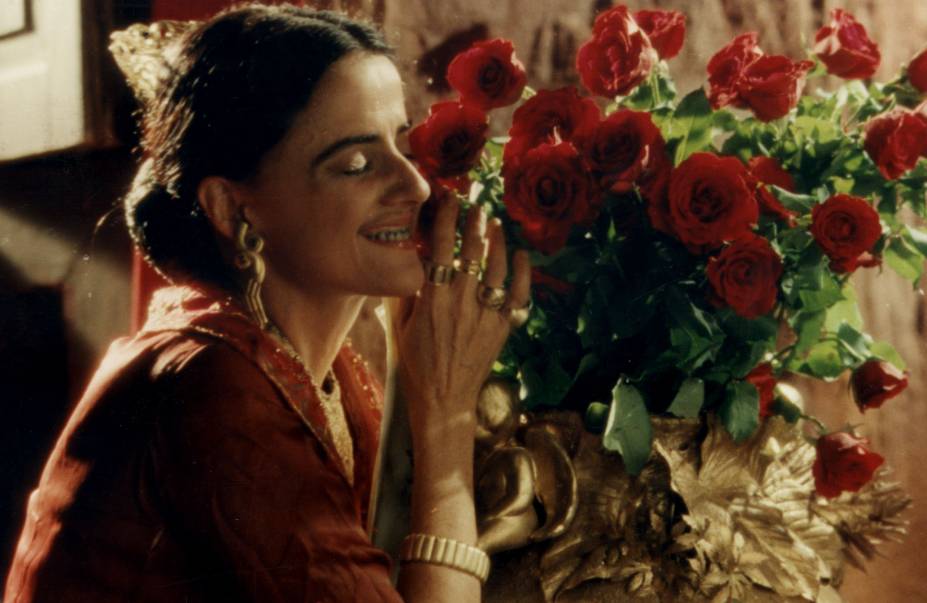 A atriz Marieta Severo em "Carlota Joaquina", de 1995, direção de Carla Camurati e Fotografia de Breno Silveira. A atriz Marieta Severo em "Carlota Joaquina", de 1995, direção de Carla Camurati e Fotografia de Breno Silveira.