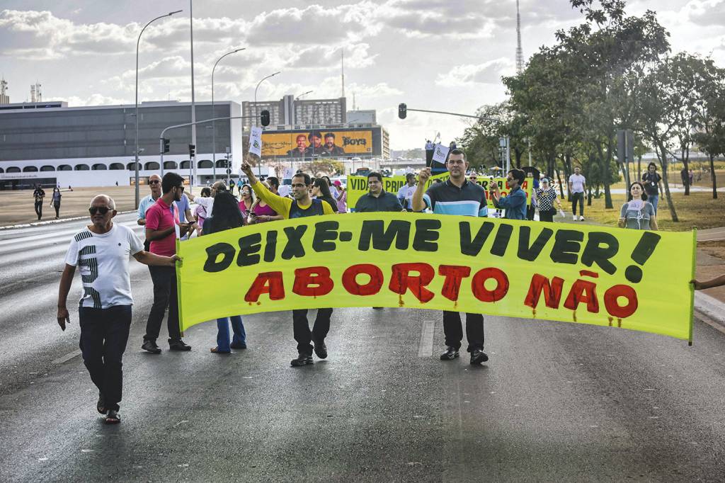 2217718_fotoarena.jpg TABU - Aborto: coragem em expor o que pensa e recuo diante da repercussão -