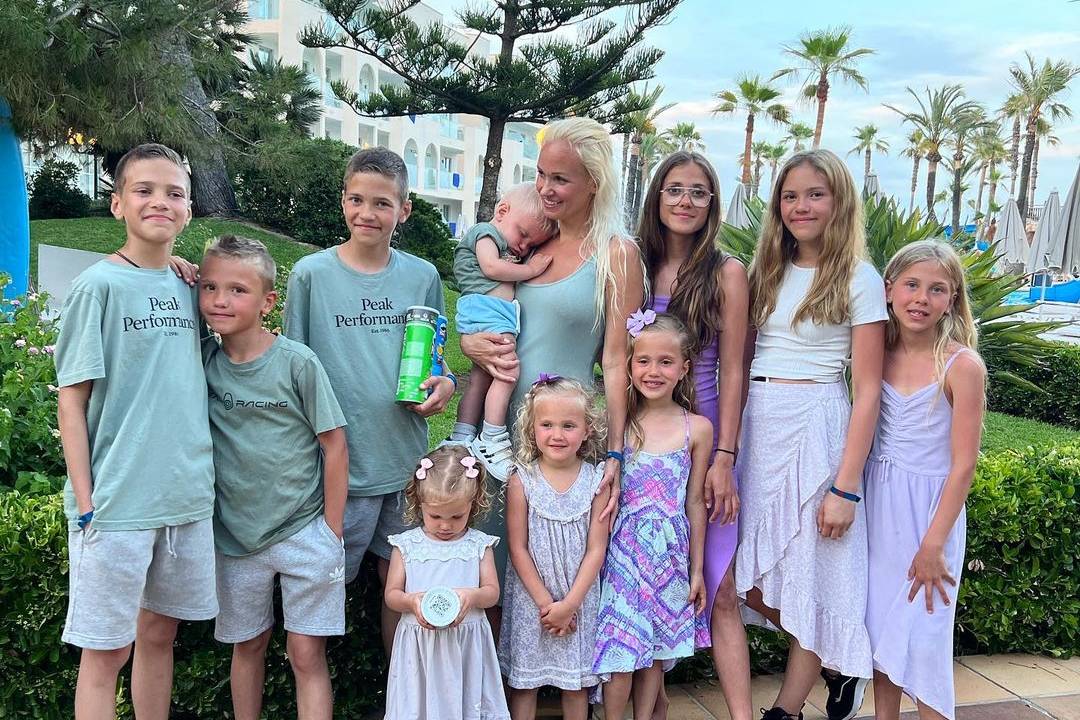 Satu Nordling Gonzalez está a espera do décimo primeiro bebê -
