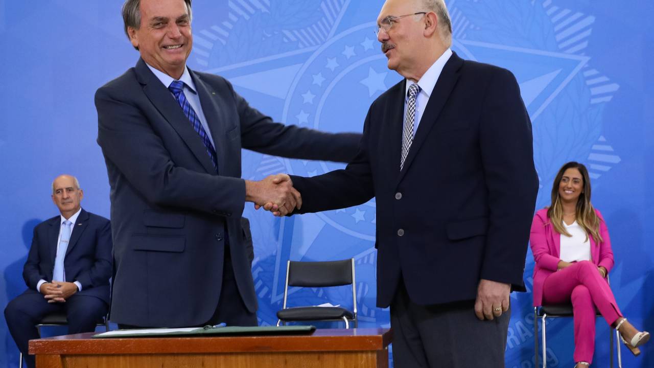 Jair Bolsonaro e o ex-ministro da Educação Milton Ribeiro //