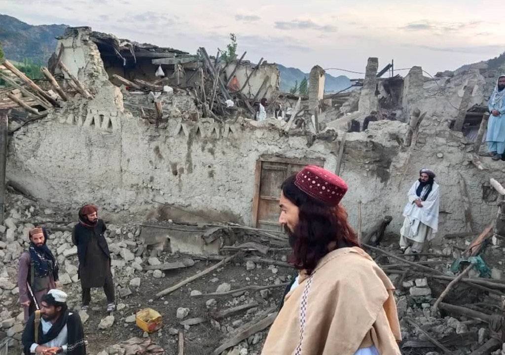 Terremoto de magnitude 5,9 deixa 920 mortos no Afeganistão, destruindo centenas de casas - 22/06/2022